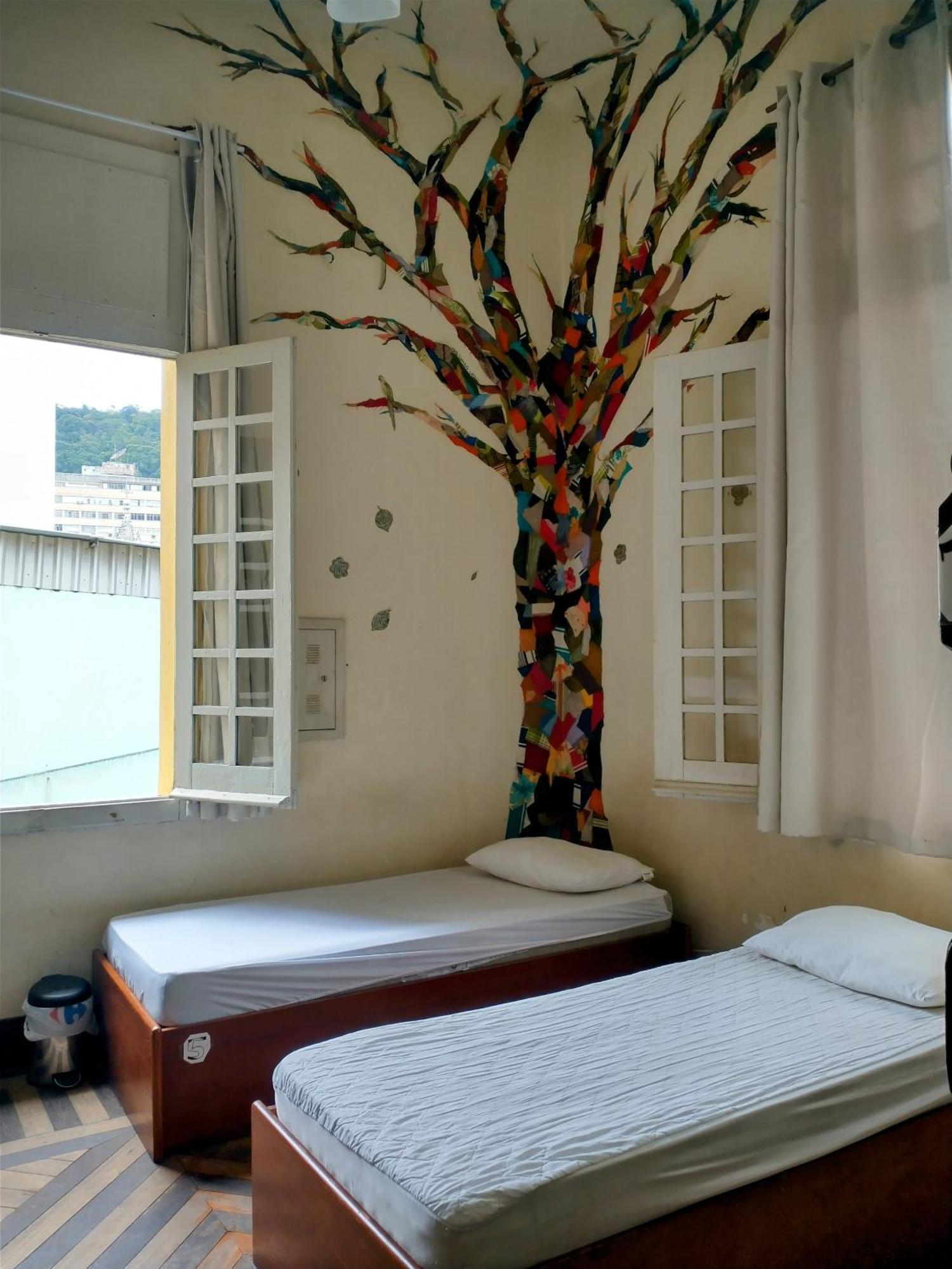 Guanaani Hostel Vitoria Exterior photo