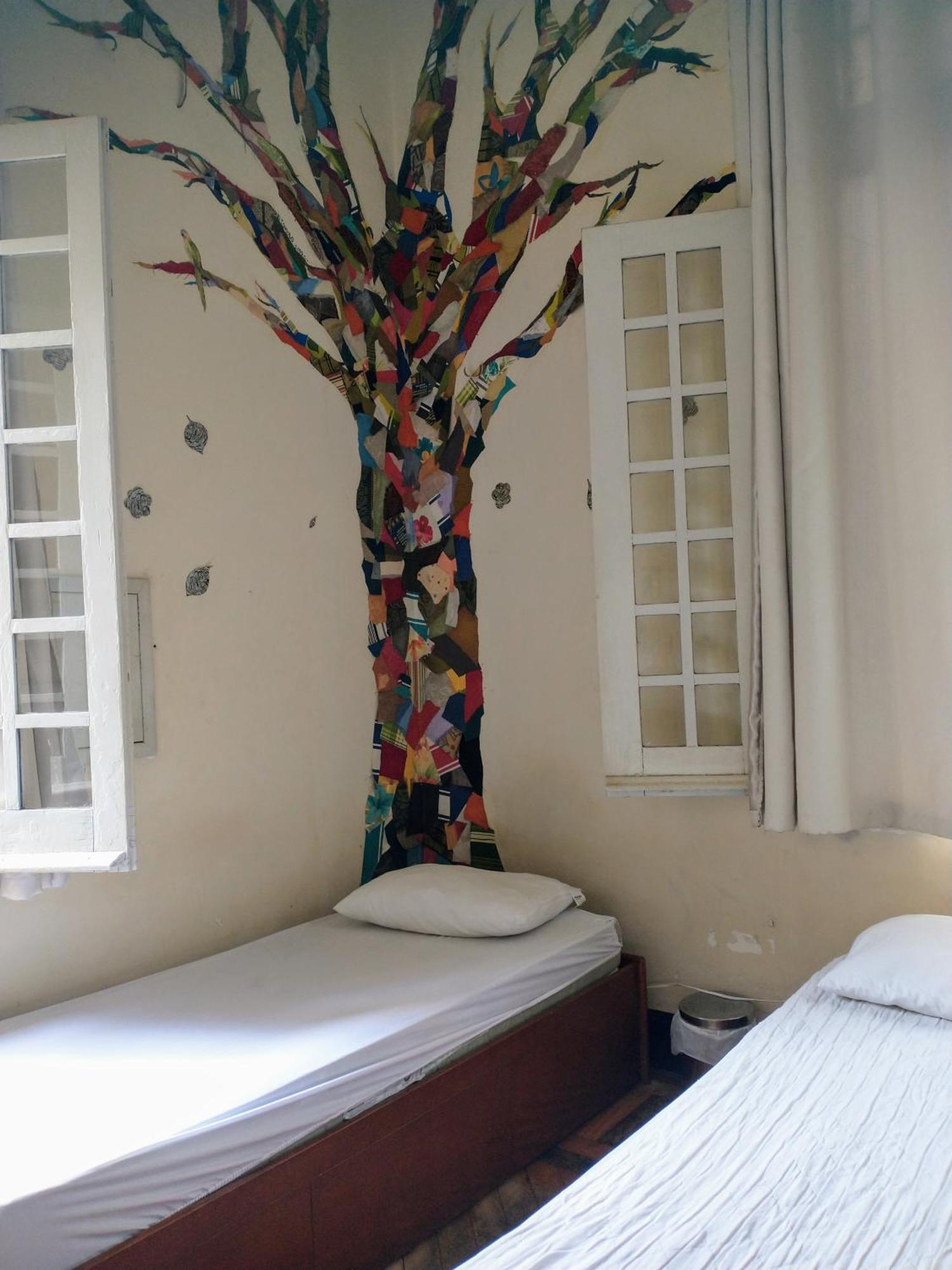 Guanaani Hostel Vitoria Exterior photo