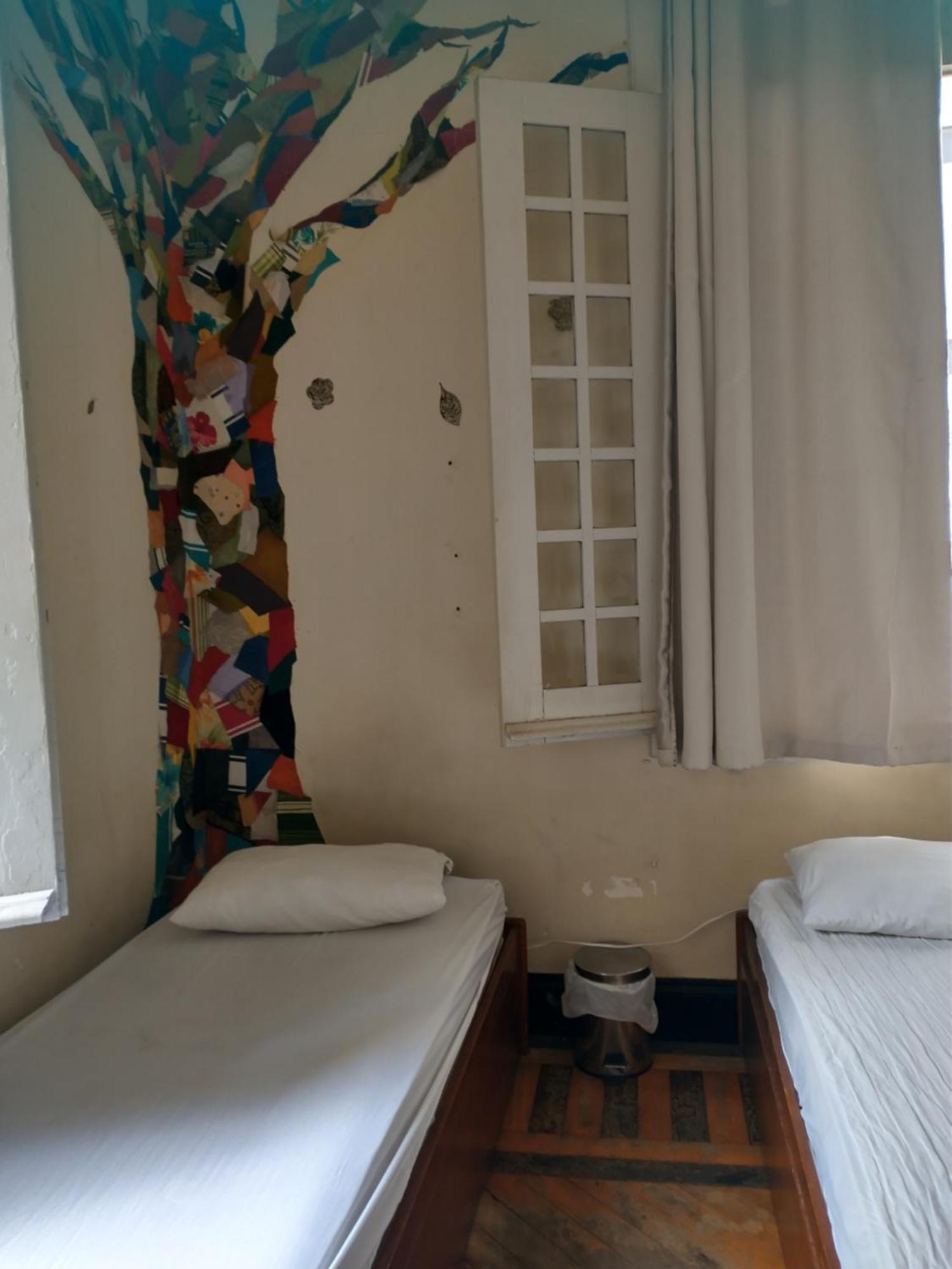 Guanaani Hostel Vitoria Exterior photo